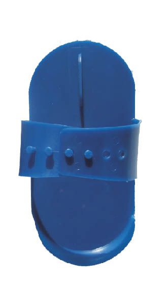 Canadian Junior Sarvis Plastic Curry Comb